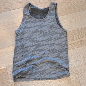 lululemon men’s tank size L, GUC